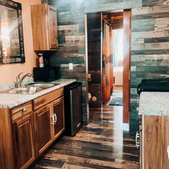 Yellowstone Tiny house- Valley Village - Image 1