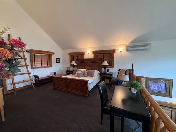 Palisades Haven Cabin (Lake Views!)